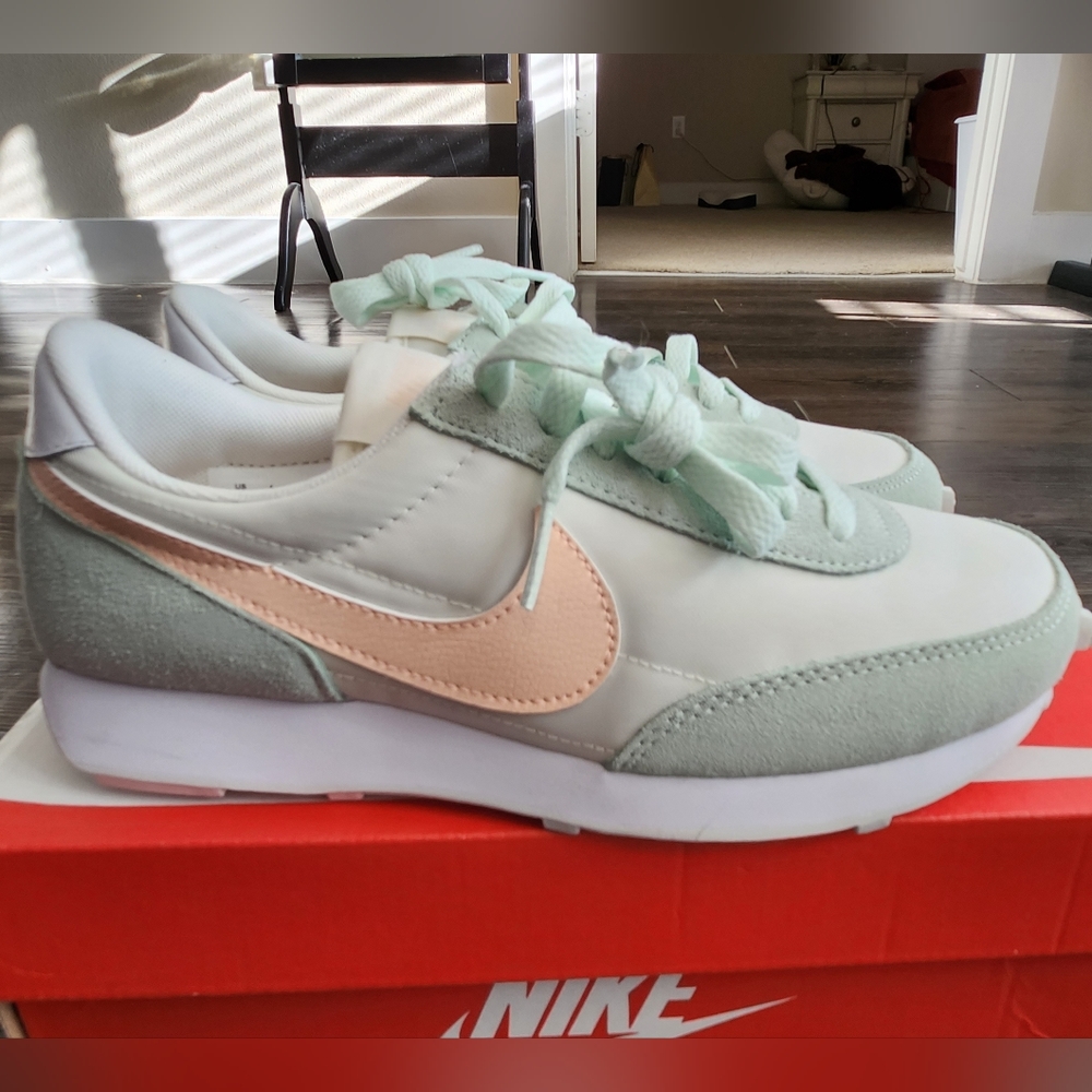nike daybreak mint US 7